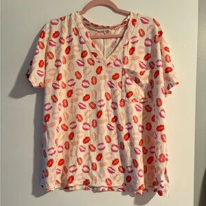 Entro V-Neck Lip Print Tee - Red, Pink, Cream